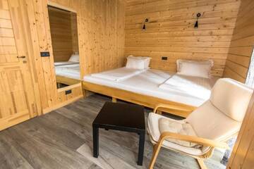 Фото номера Номер с кроватью размера «queen-size» и балконом Отель Villa Victoria Thermal Spa г. Баня 5